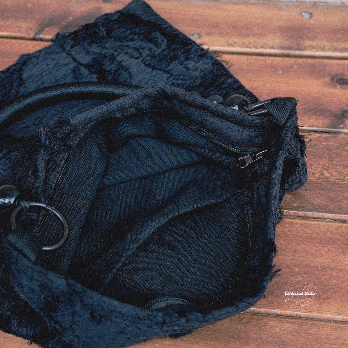 SHADES of KURO Tote