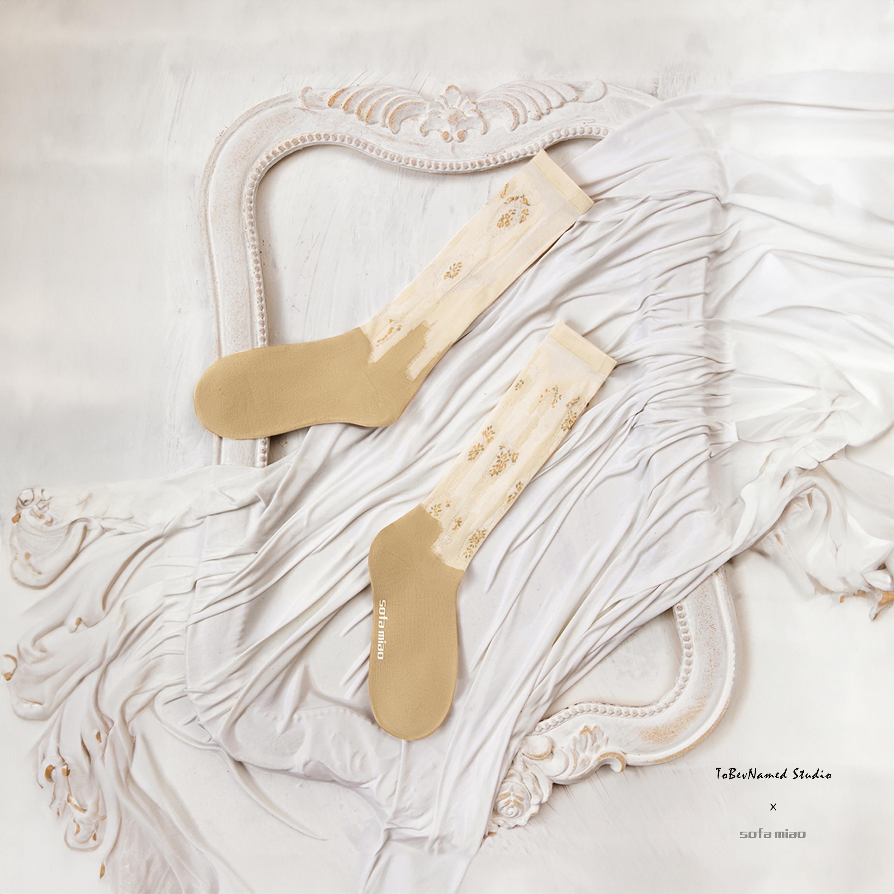 FLOURISH IN RUINS Socks