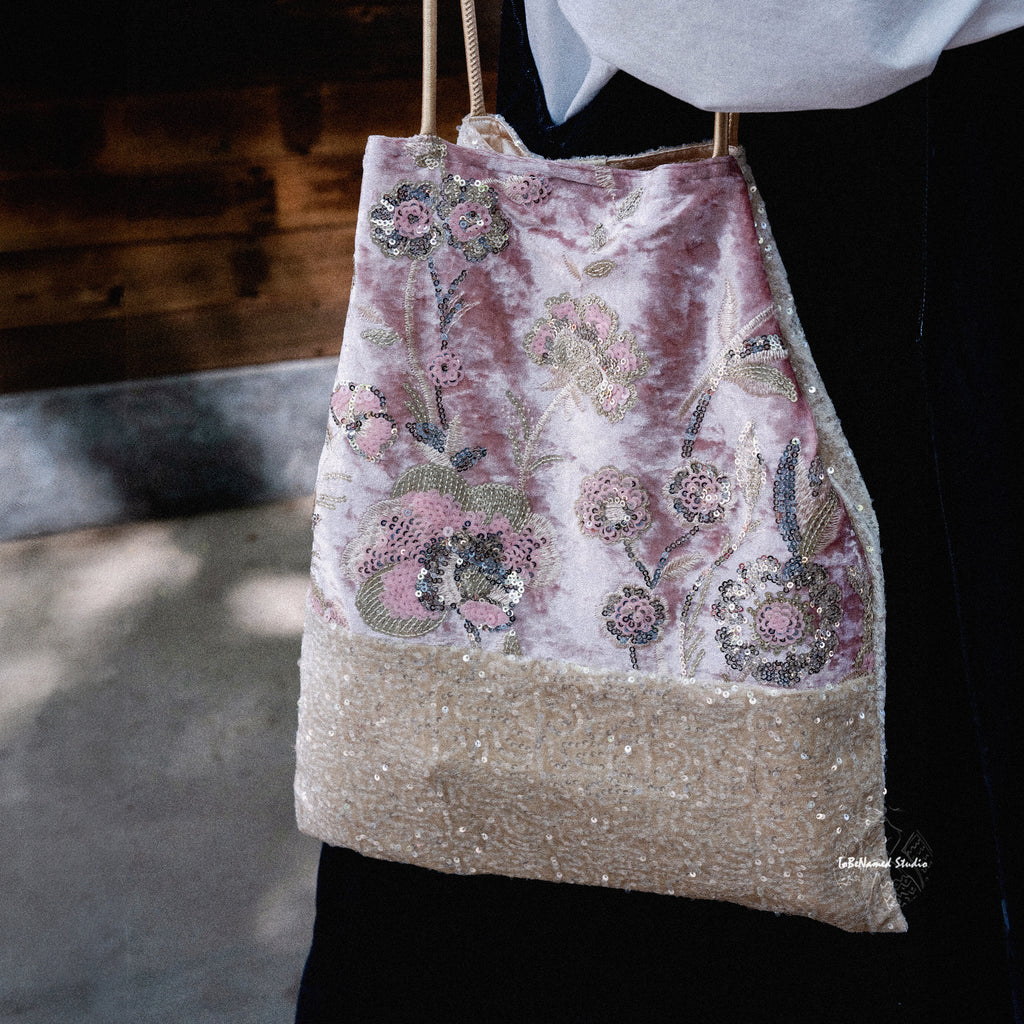 PARISIAN ROSE Sequin Embroidery Shoulder Bag