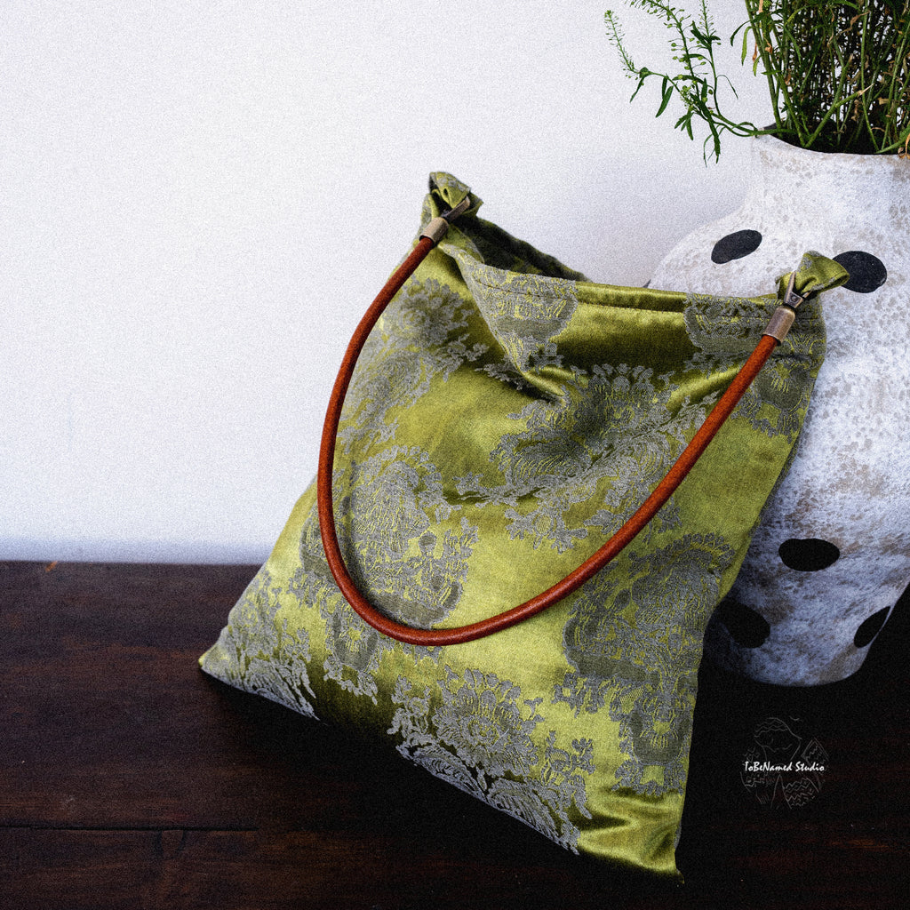 EMPRESS JADE Tote Bag