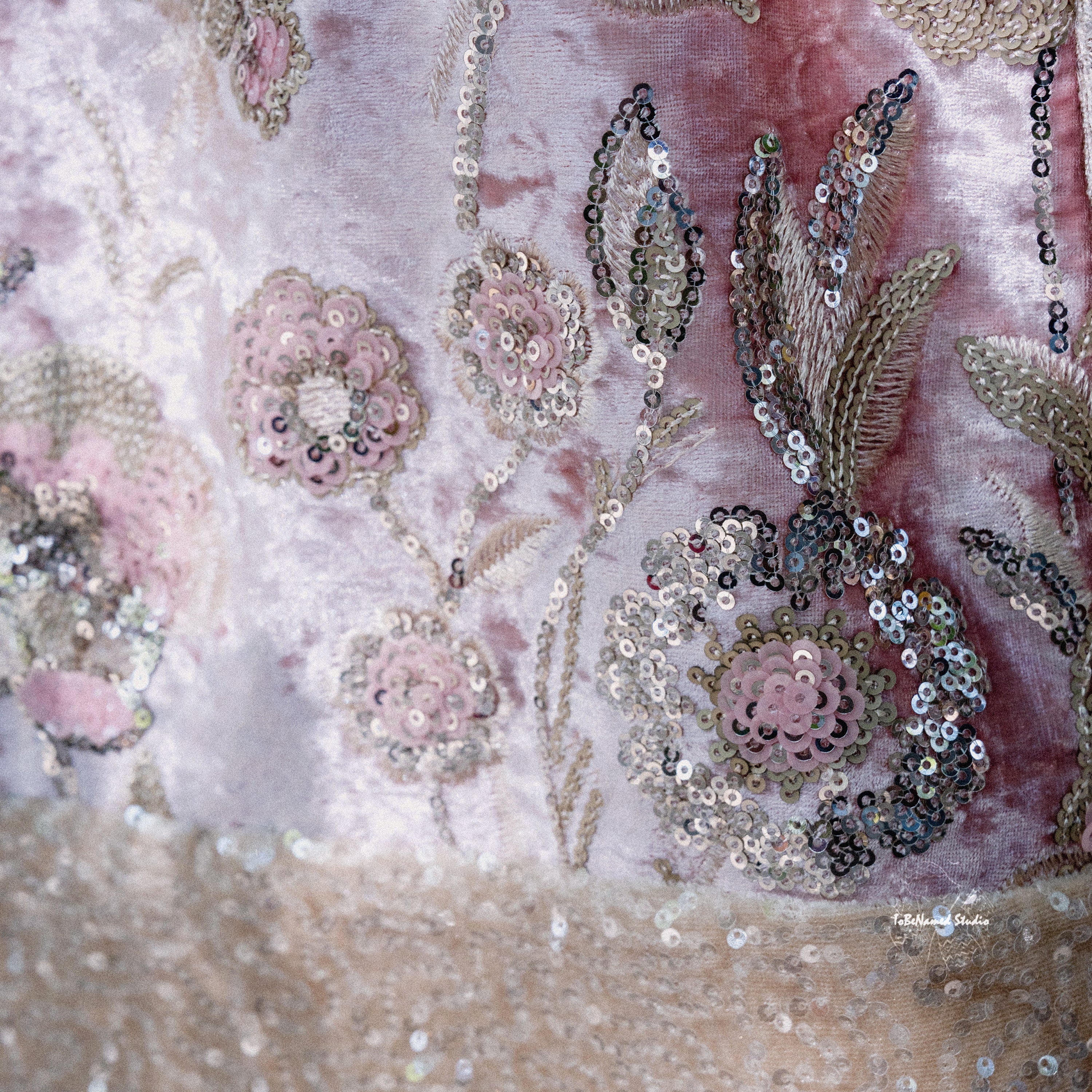 PARISIAN ROSE Sequin Embroidery Shoulder Bag