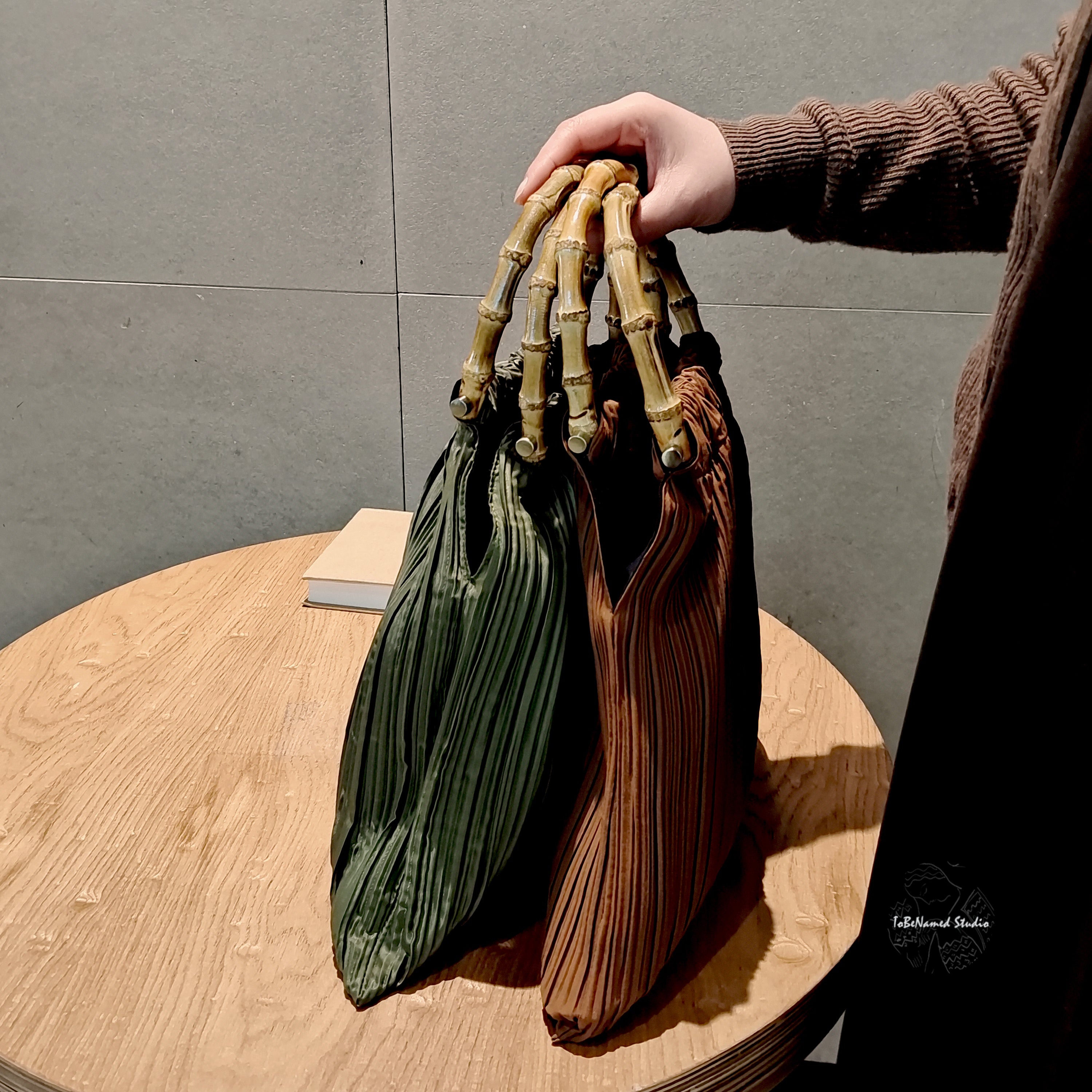 PLEAT STILLNESS Bag