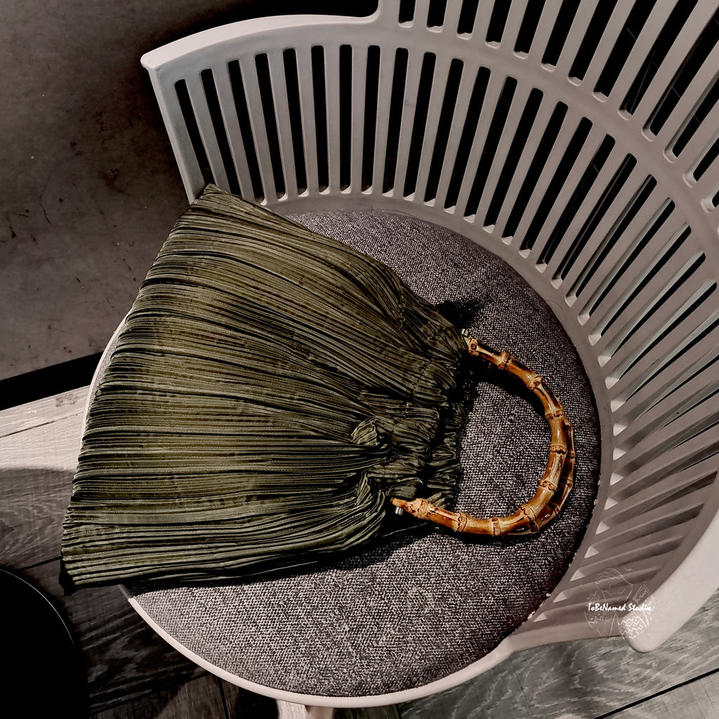 PLEAT STILLNESS Bag
