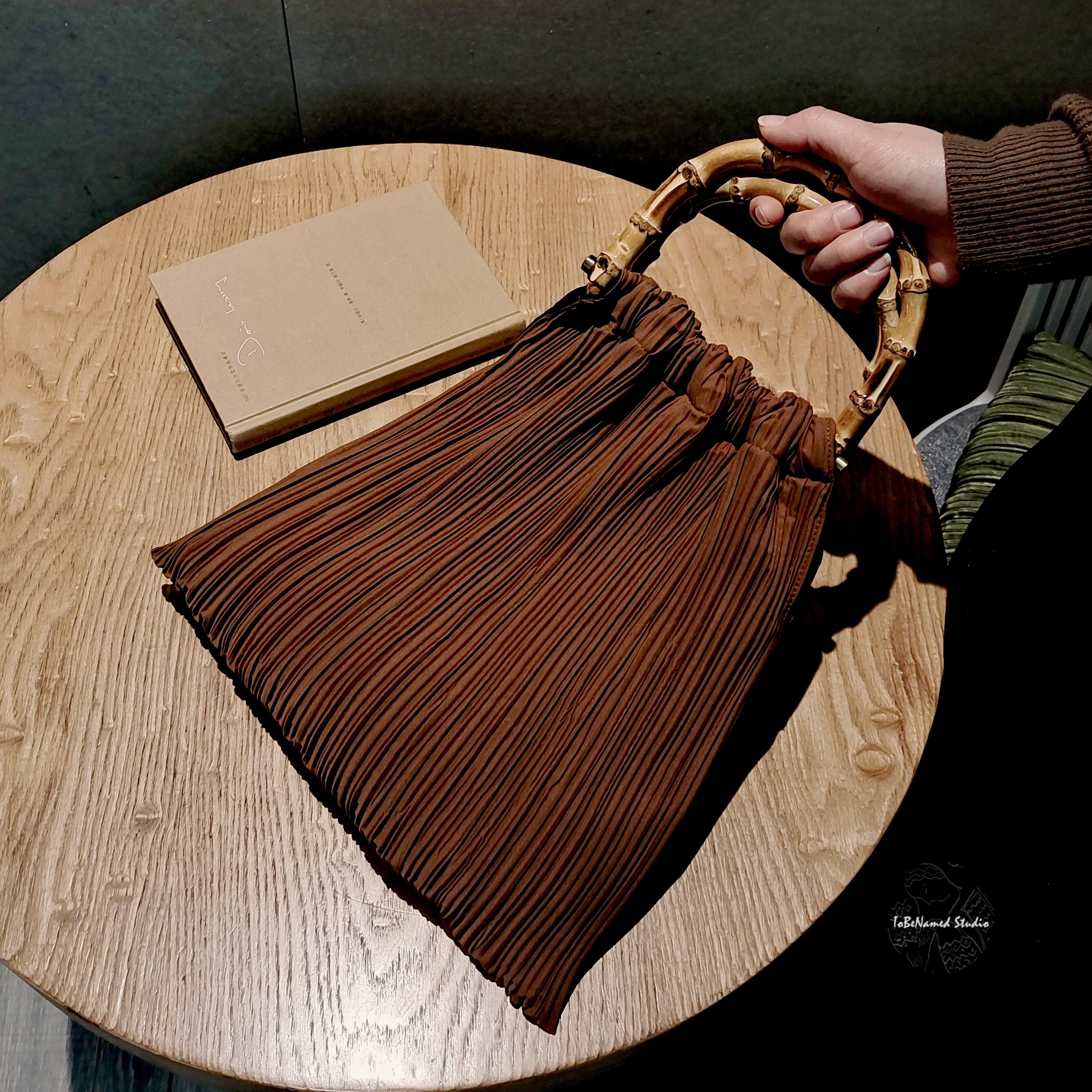 PLEAT STILLNESS Bag