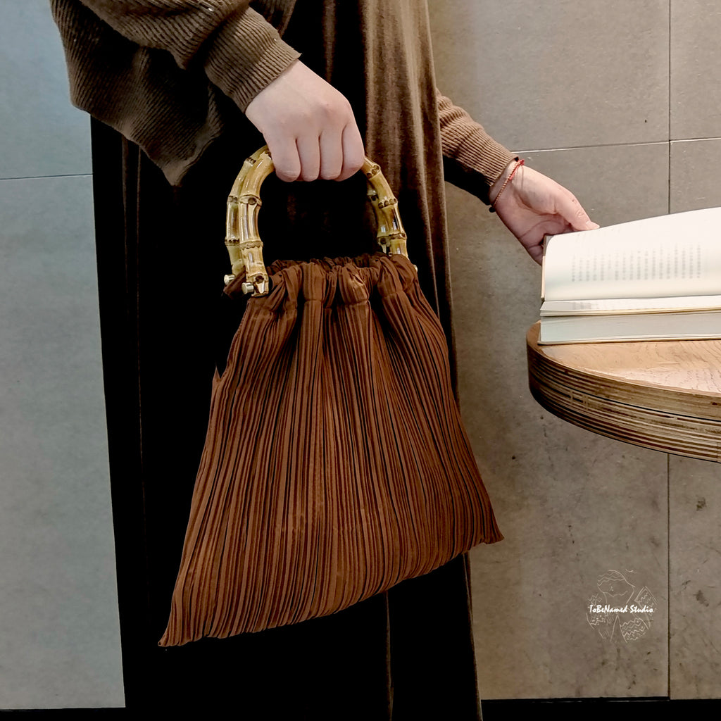 PLEAT STILLNESS Bag