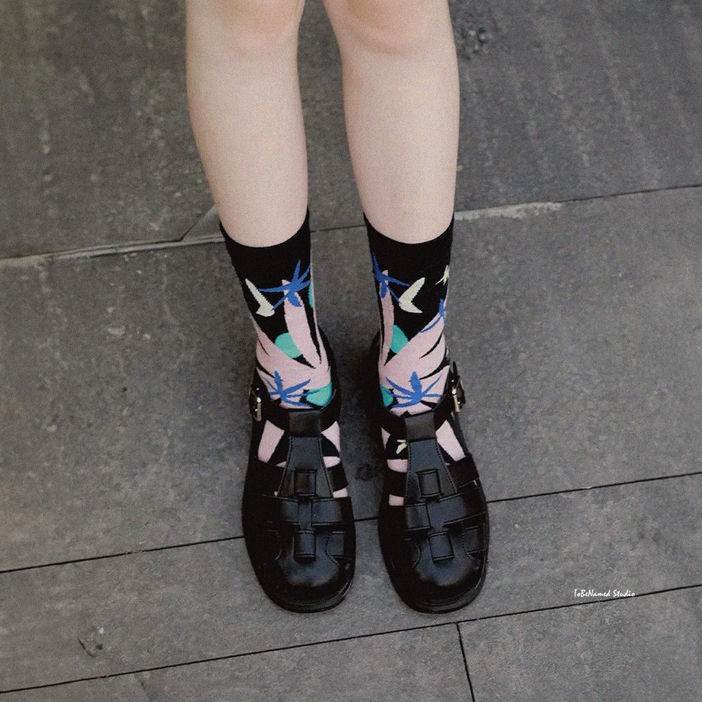 DANCING LEAVES Socks