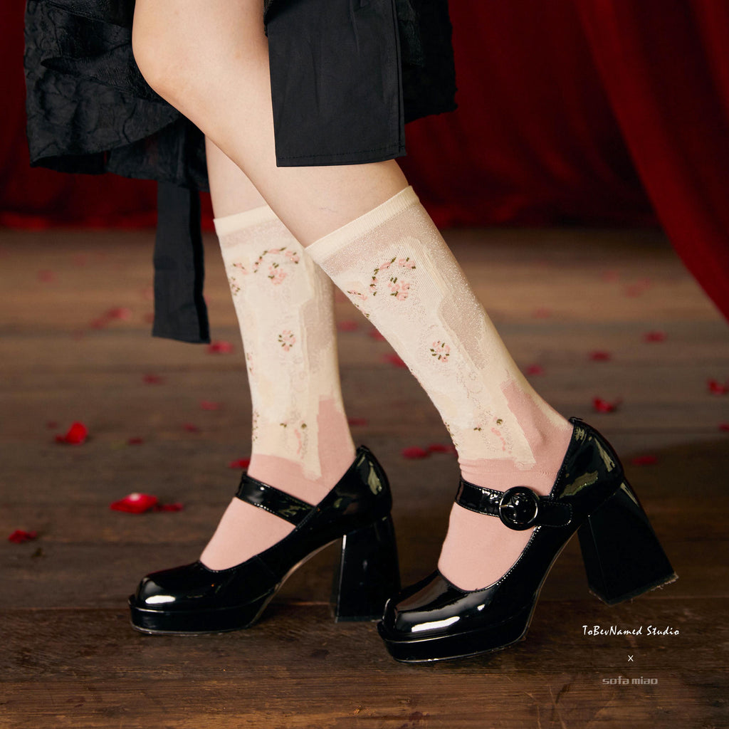 FLOURISH IN RUINS Socks